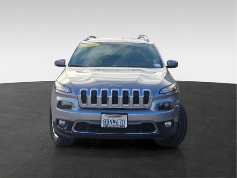 Used 2017 Jeep Cherokee Limited AWD/4WD image 3