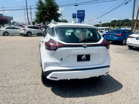 Used 2024 Nissan Kicks S FWD image 22