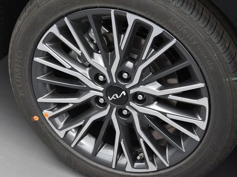 Used 2024 Kia Forte GT-Line w/ GT-Line Premium Package image 28