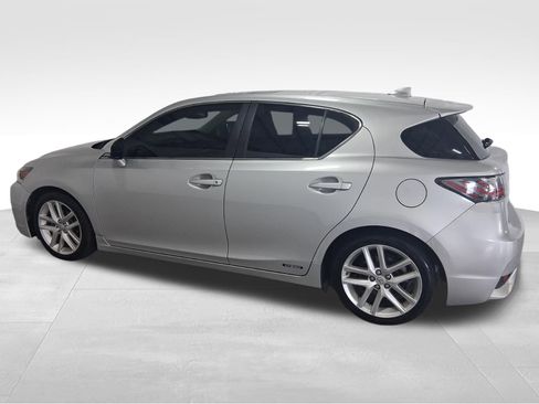 Used 2016 Lexus CT 200h w/ Seat Comfort Package FWD image 7