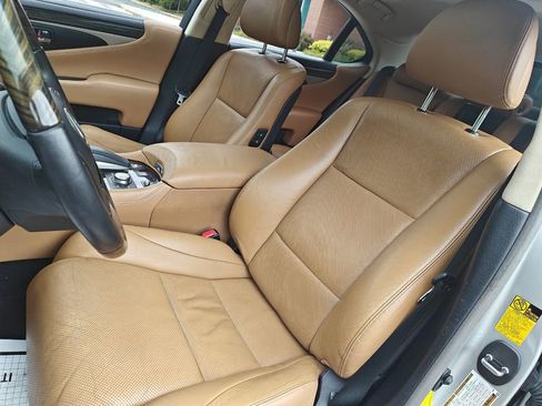 Used 2013 Lexus LS 460 image 16