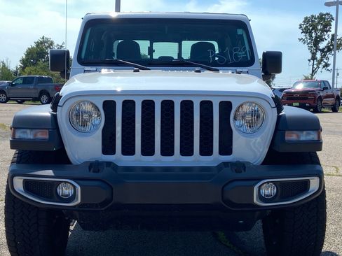 Used 2023 Jeep Gladiator Sport AWD/4WD image 8