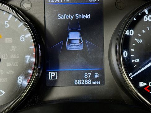 Used 2018 Nissan Rogue SV image 16