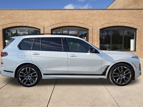 Used 2026 BMW X7 M60i image 2