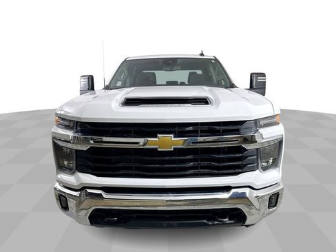 Used 2025 Chevrolet Silverado 2500 LT w/ Convenience Package AWD/4WD image 3