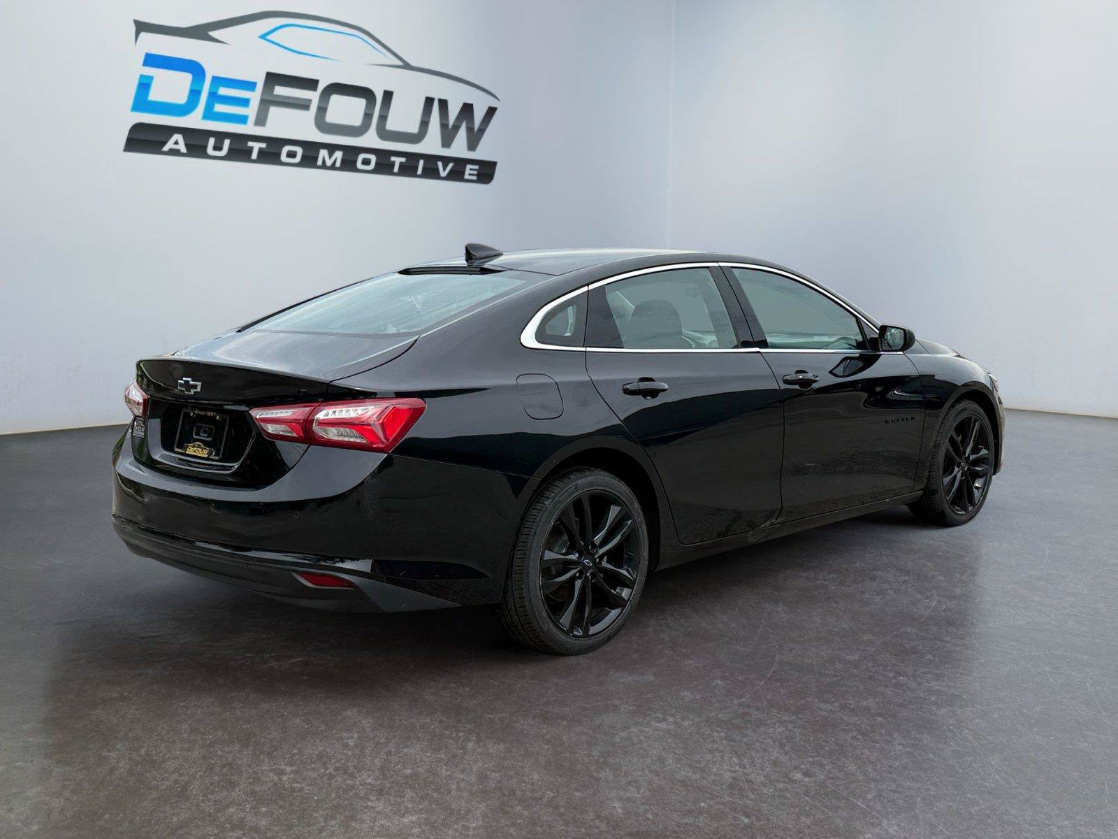 Used 2024 Chevrolet Malibu LT w/ Midnight Edition FWD image 3