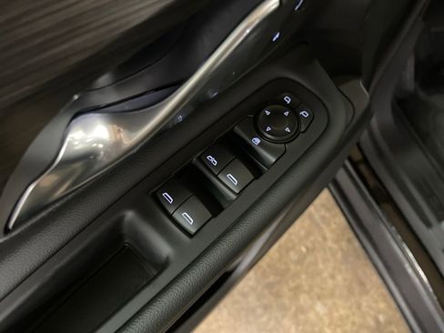 Certified 2024 GMC Terrain SLE w/ Driver Convenience Package image 12