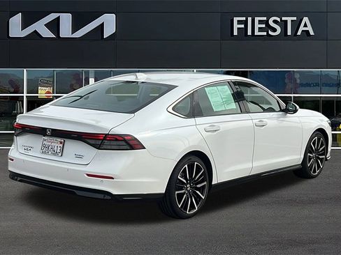 Used 2023 Honda Accord Touring image 4