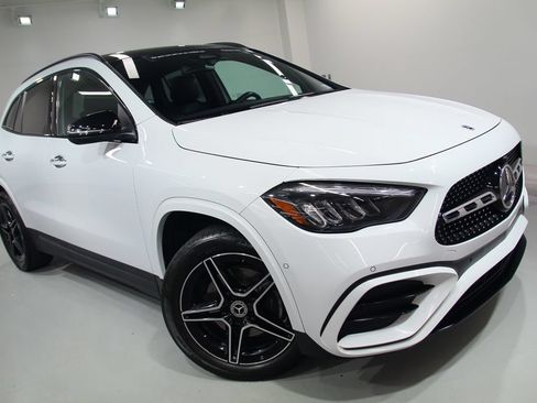 Certified 2024 Mercedes-Benz GLA 250 4MATIC image 11