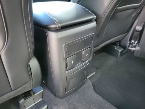 Used 2023 Ford Explorer XLT w/ Equipment Group 202A RWD image 12