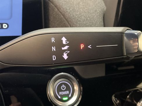 Used 2024 Honda Prologue EX image 9