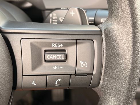 Used 2025 Nissan Pathfinder S FWD image 27