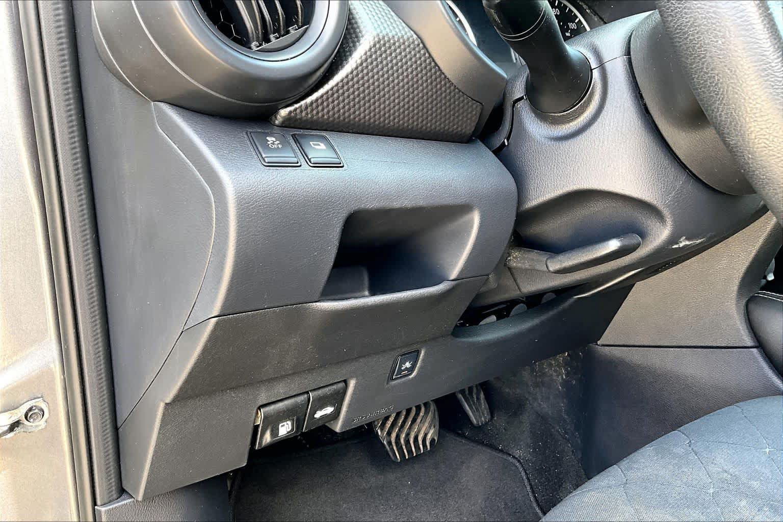 Used 2019 Nissan Kicks S FWD image 37