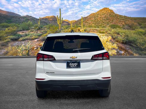 Used 2023 Chevrolet Equinox LS w/ LS Convenience Package FWD image 5