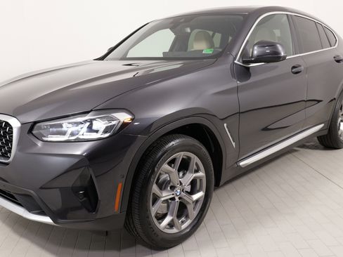 Used 2025 BMW X4 xDrive30i image 3