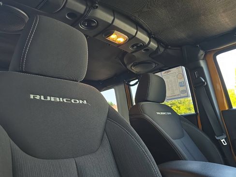 Used 2014 Jeep Wrangler Unlimited Rubicon w/ Dual Top Group AWD/4WD image 16
