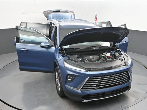 Used 2025 Buick Enclave Preferred FWD image 40