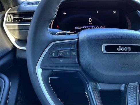 Used 2024 Jeep Grand Cherokee L Altitude image 18