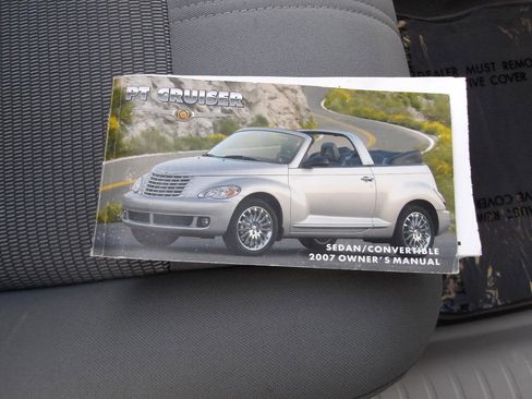 Used 2007 Chrysler PT Cruiser Convertible w/ Spring Special Group FWD image 27