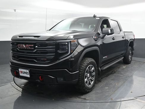 Used 2025 GMC Sierra 1500 AT4 w/ AT4 Premium Package image 8