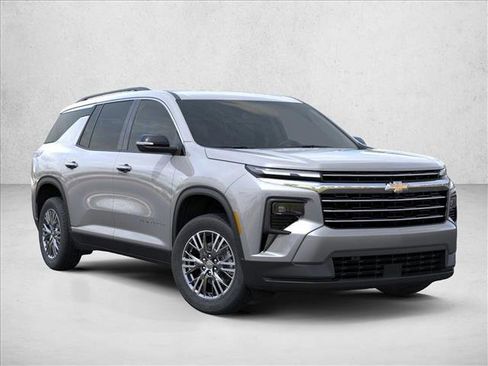 New 2026 Chevrolet Traverse LT image 7