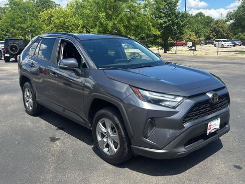 Used 2024 Toyota RAV4 XLE FWD image 7