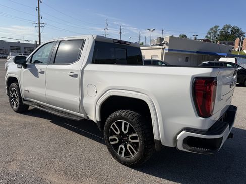 Used 2024 GMC Sierra 1500 AT4 w/ Technology Package AWD/4WD image 5