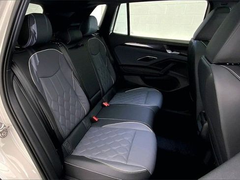 New 2026 Volkswagen Tiguan SEL R-Line image 10