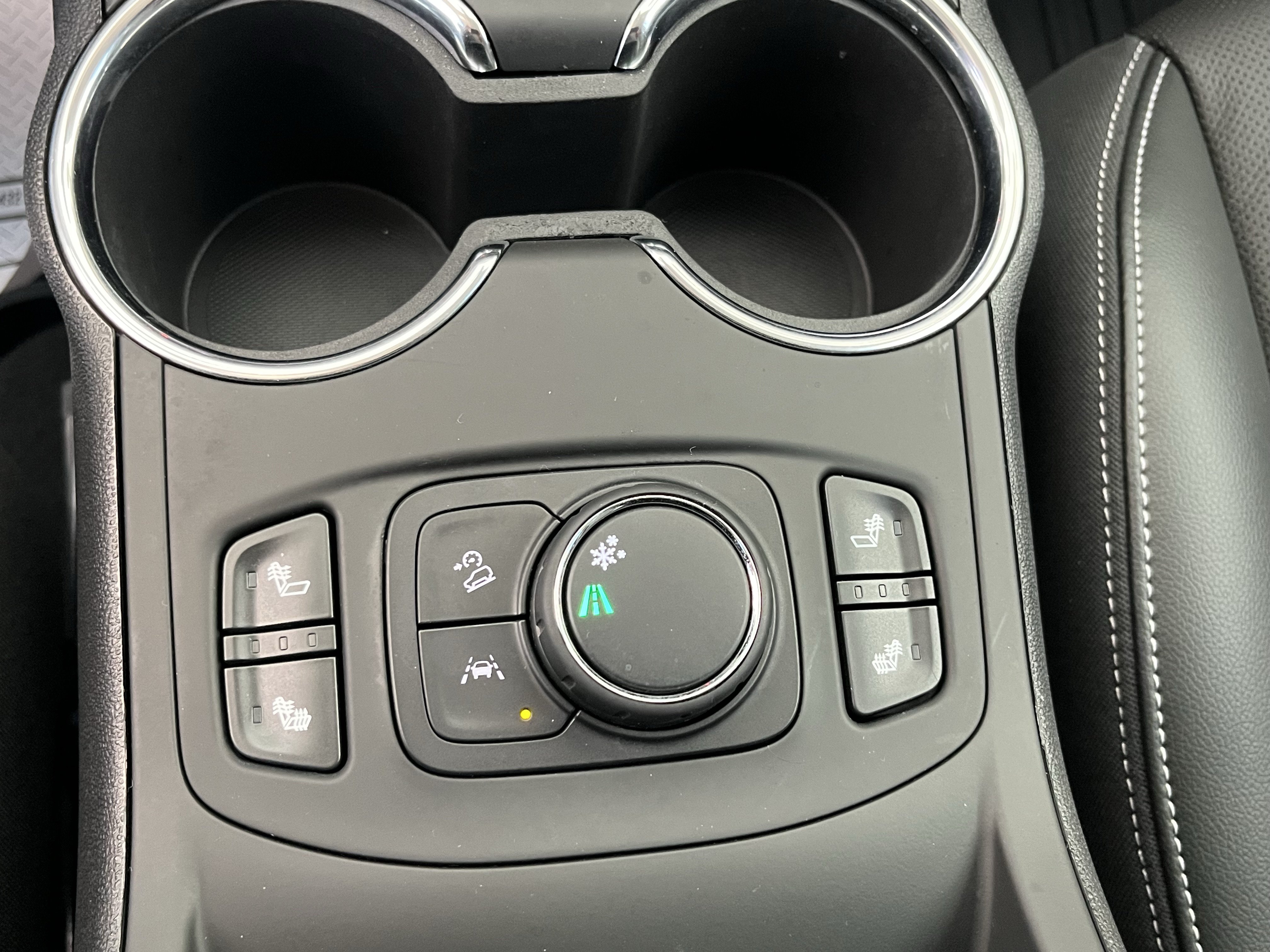 Used 2023 GMC Terrain SLT w/ Infotainment Package II FWD image 12
