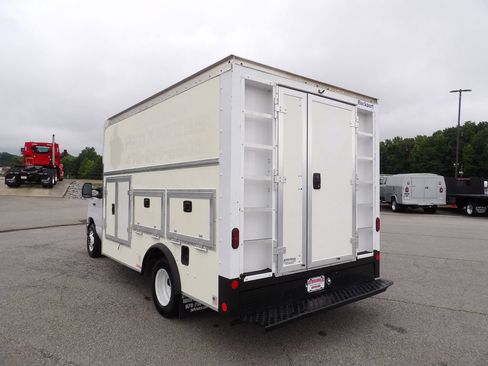 Used 2023 Ford E-350 and Econoline 350 Super Duty w/ Power Windows & Locks Group RWD image 5