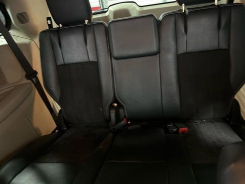 Used 2020 Dodge Grand Caravan SXT image 14