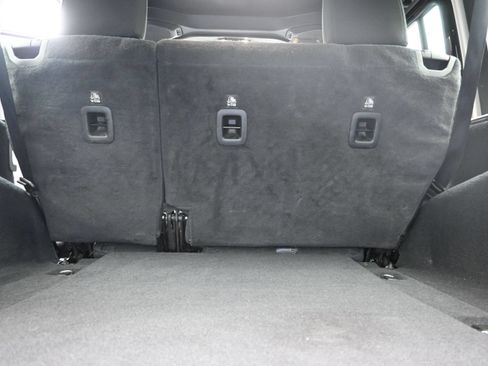 Used 2022 Jeep Wrangler Unlimited Sport AWD/4WD image 25