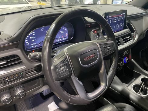 Used 2022 GMC Yukon XL SLE w/ Gmc Pro Safety Plus Package RWD image 3