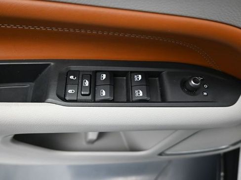 Used 2023 Jeep Compass Limited AWD/4WD image 13