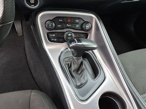 Used 2022 Dodge Challenger GT RWD image 17