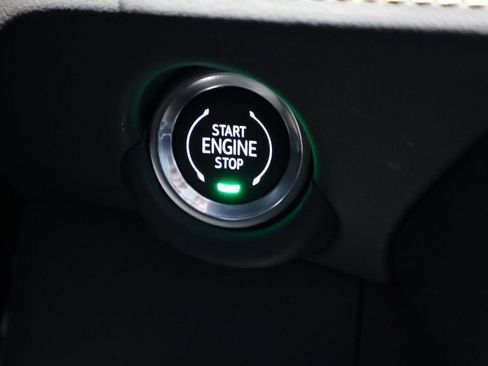 New 2025 Chevrolet Suburban Premier image 22