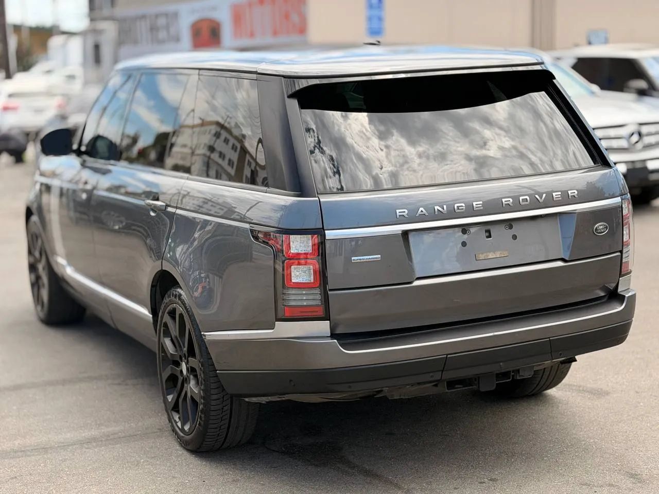 Used 2015 Land Rover Range Rover Long Wheelbase Supercharged AWD/4WD image 13