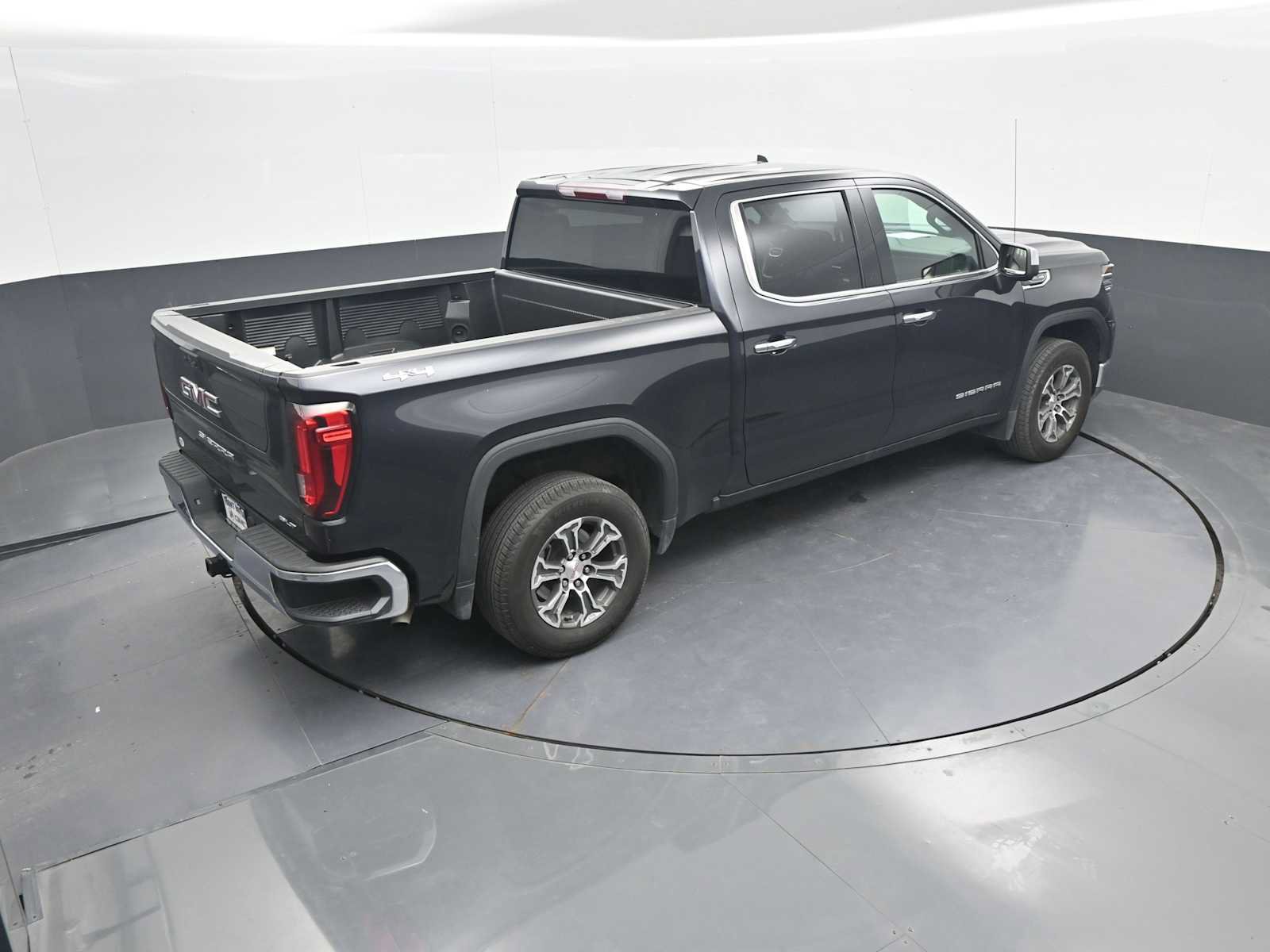 Used 2026 GMC Sierra 1500 SLT AWD/4WD image 38