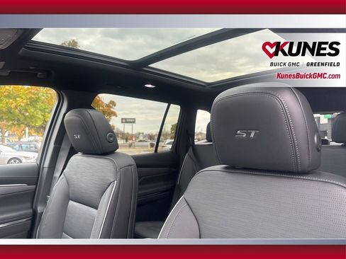 New 2026 Buick Enclave Sport Touring w/ Power Package image 17