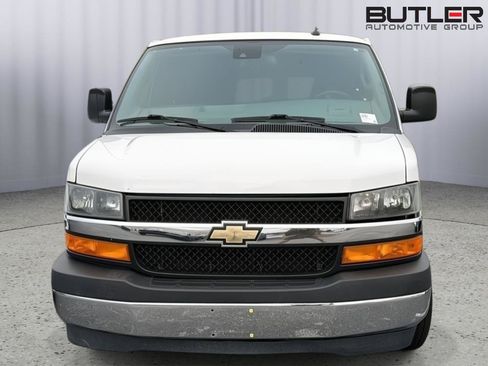 Used 2019 Chevrolet Express 3500 LT w/ LT Preferred Equipment Group RWD image 4