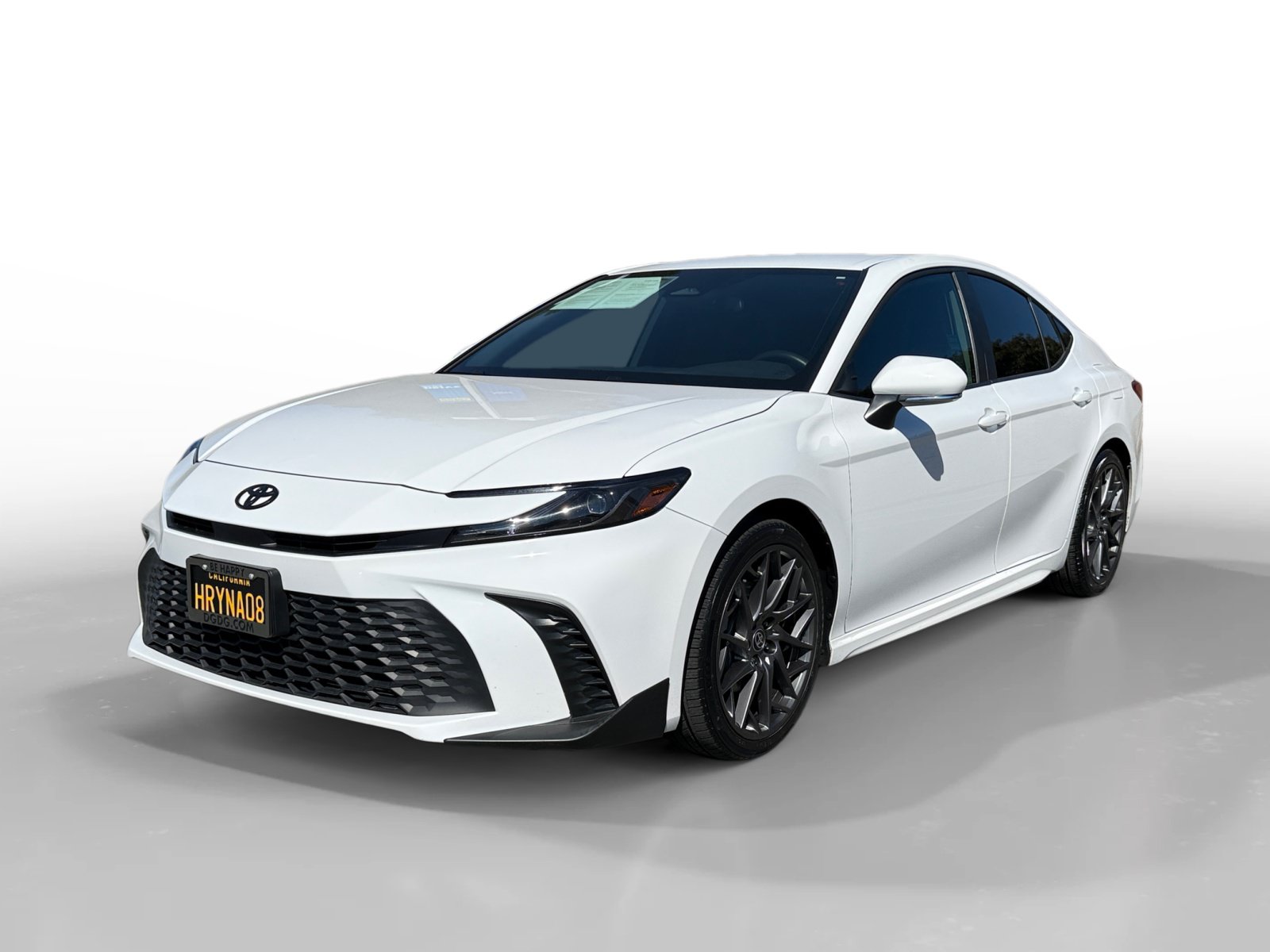 Used 2026 Toyota Camry SE FWD image 1