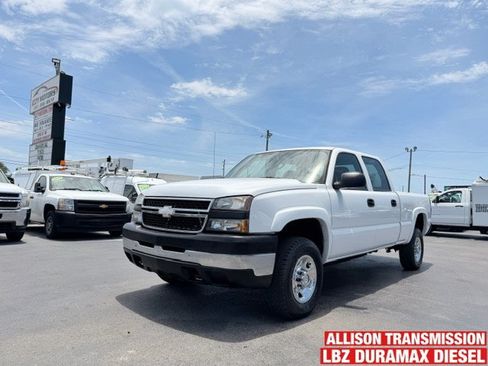 Used 2006 Chevrolet Silverado 2500 W/T w/ Heavy-Duty Power Package RWD image 1