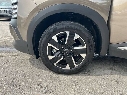 Used 2026 Nissan Kicks SR AWD/4WD image 24