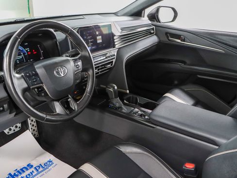 Used 2025 Toyota Camry SE FWD image 22