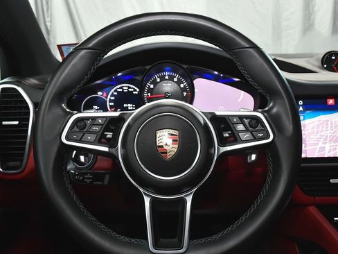 Used 2021 Porsche Cayenne image 30