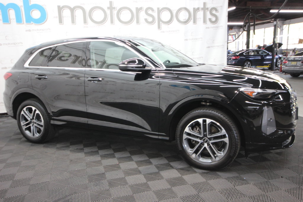 Used 2025 Audi Q5 Premium w/ Convenience Package AWD/4WD image 10