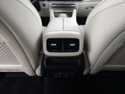 Used 2025 Mercedes-Benz GLE 450e 4MATIC w/ AMG Line Exterior image 29