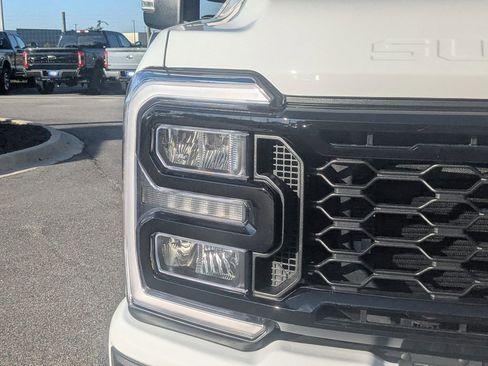 New 2026 Ford F250 Lariat w/ Black Appearance Package AWD/4WD image 10