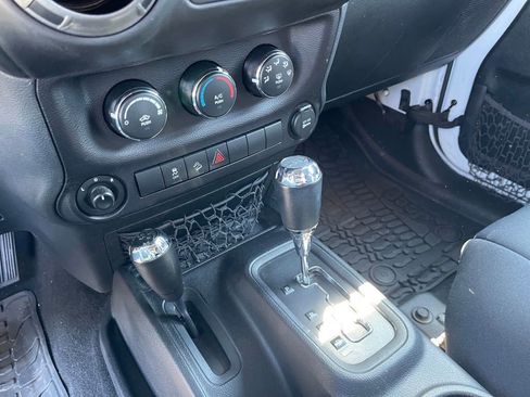 Used 2016 Jeep Wrangler Unlimited Sport w/ Quick Order Package 24S AWD/4WD image 17