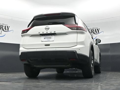 Used 2024 Nissan Rogue S FWD image 34